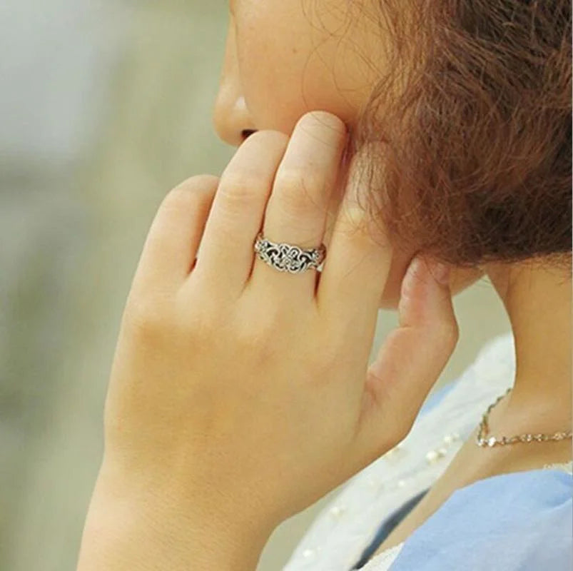 Engraved Filigree Flower Zinc Alloy Ring - Feminine, Antique Inspired