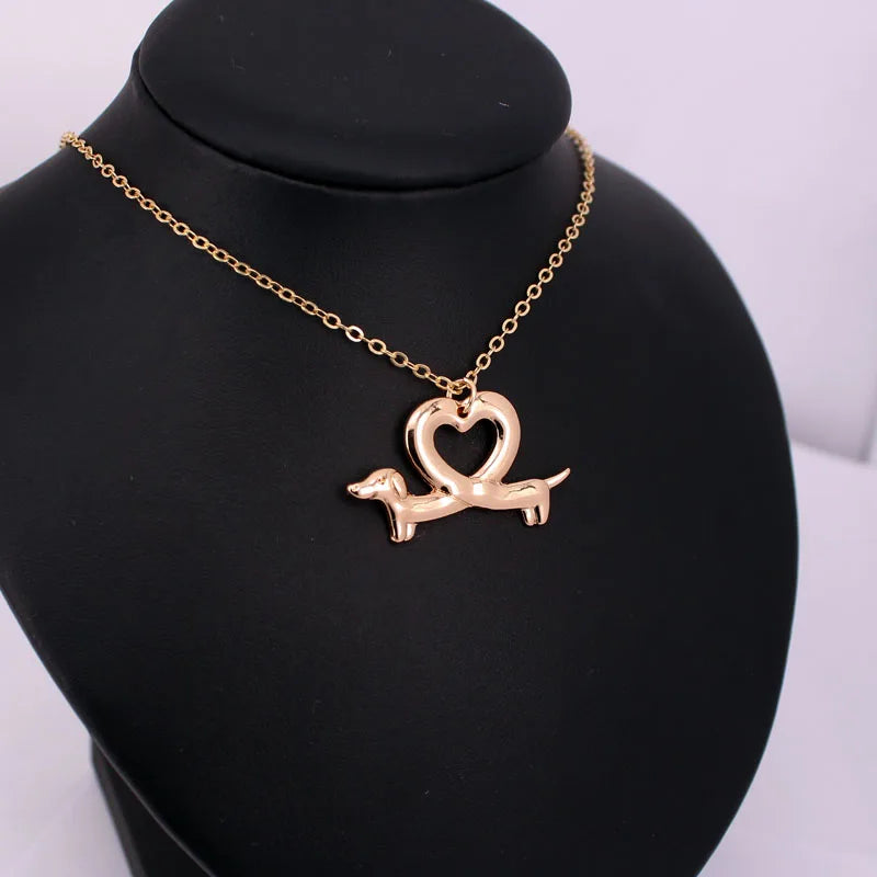 Heart Dog Dachshund Necklace Pendant in Silver/Gold Plated Zinc Alloy