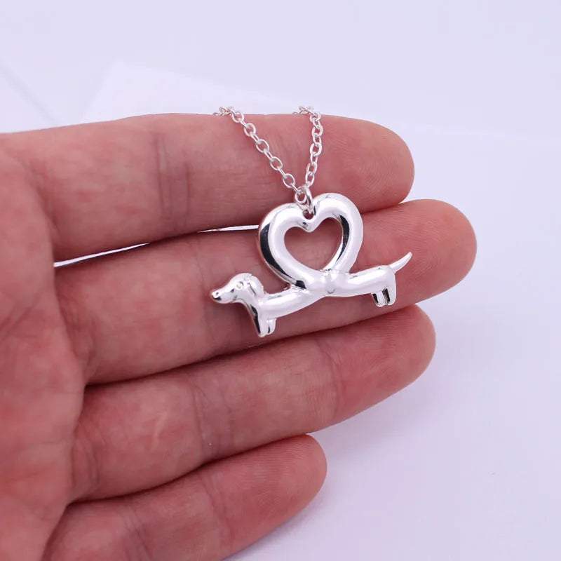 Heart Dog Dachshund Necklace Pendant in Silver/Gold Plated Zinc Alloy