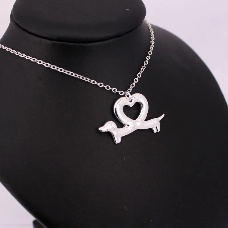 Heart Dog Dachshund Necklace Pendant in Silver/Gold Plated Zinc Alloy