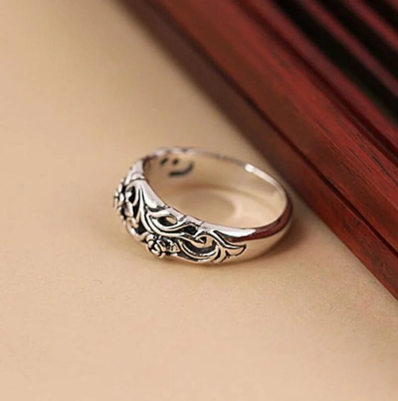 Engraved Filigree Flower Zinc Alloy Ring - Feminine, Antique Inspired