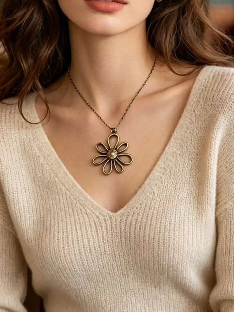 Vintage Inspired Floral Alloy Pendant Necklace