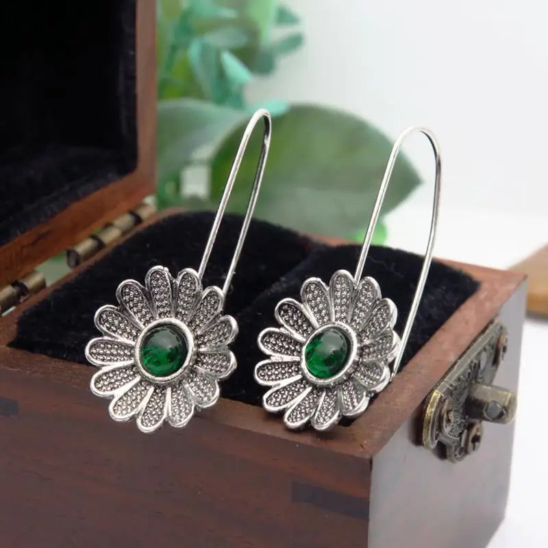 Vintage Inspired Green Flower Alloy Earrings