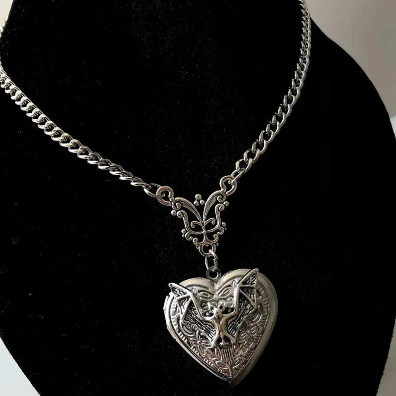 Gothic Bat Locket Zinc Alloy Pendant Chunky Necklace
