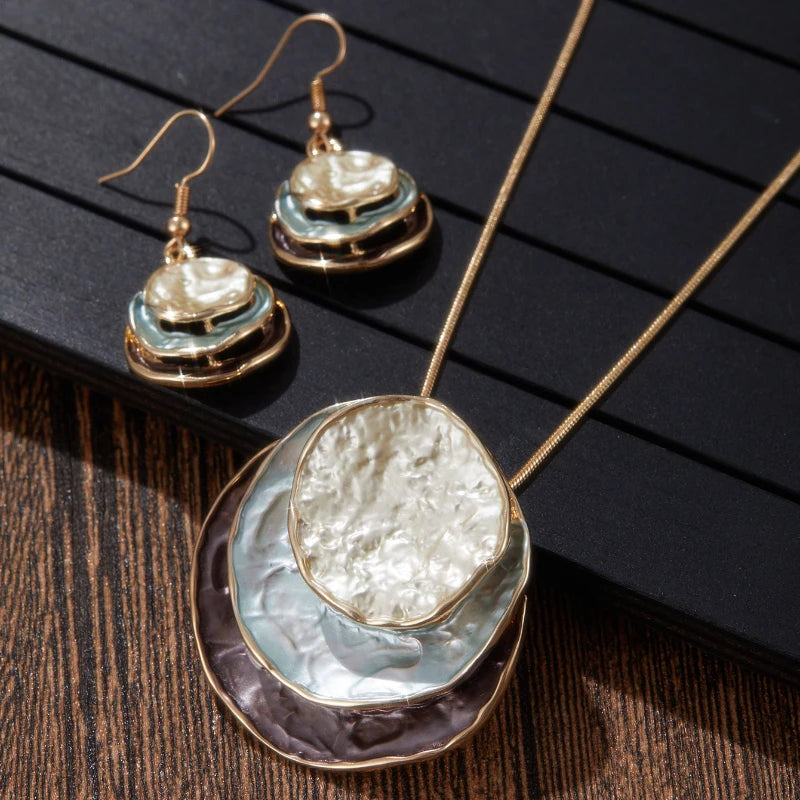Seashell Inspired 3 Shade Unusual Alloy Earrings & Necklace