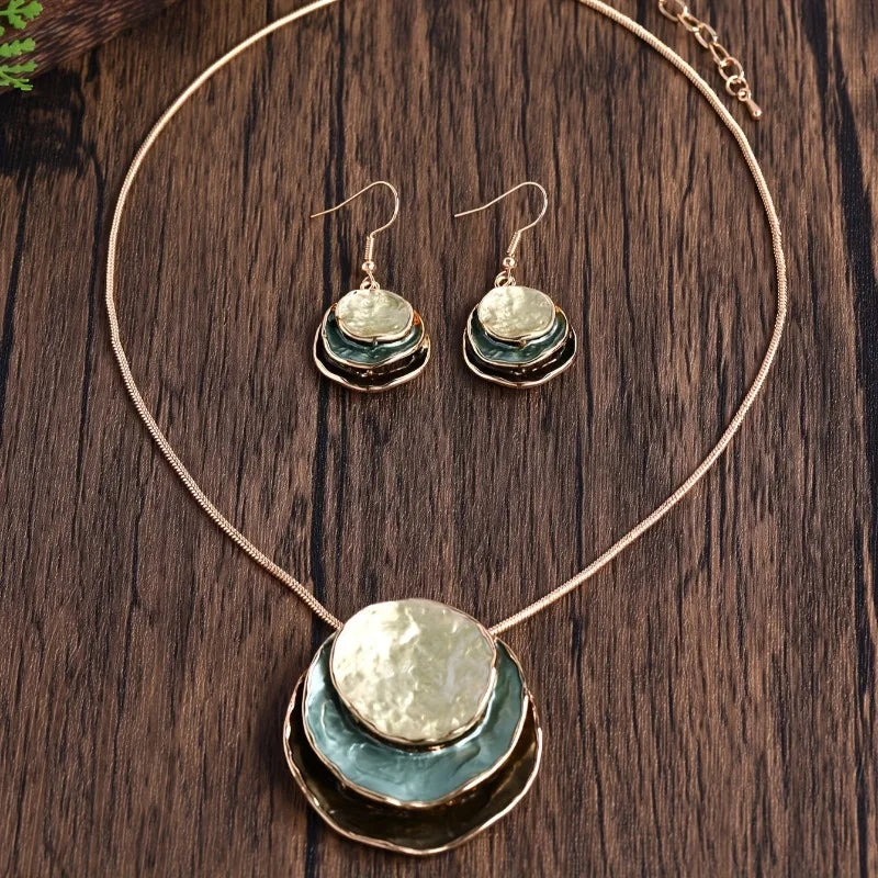 Seashell Inspired 3 Shade Unusual Alloy Earrings & Necklace