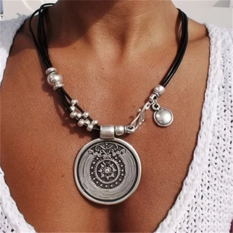 Boho Carved Floral Circle Pendant Alloy Necklace Rope Chain